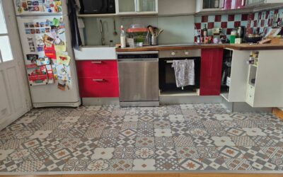 Dépose de parquet et pose de carrelage dans une cuisine